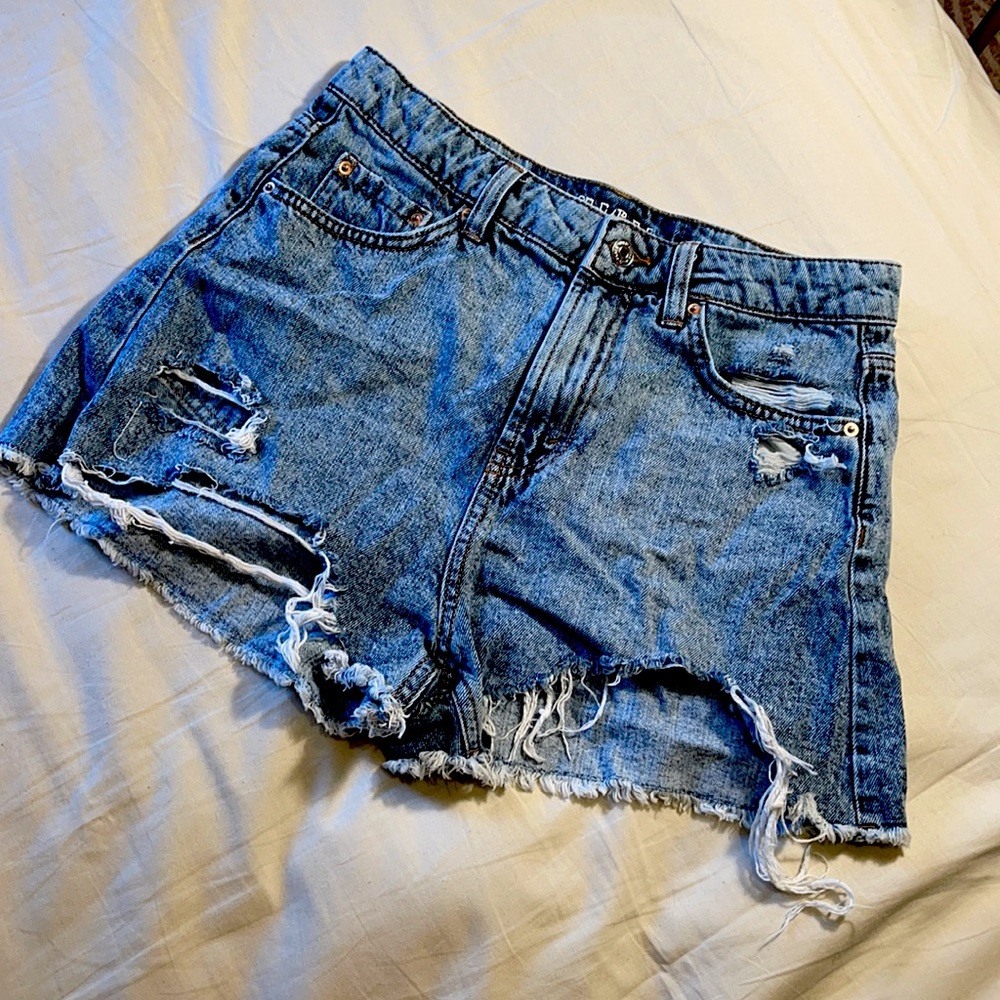 High waisted blue Jean shorts